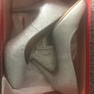 SILVER Metallic Kelly & Katie LARRISSA Pump heels